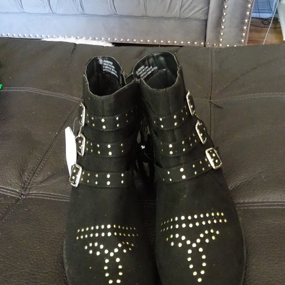 NEW WITH TAGS TIME AND TRU STUDDED ANKLE BOOTS - Picture 2 of 3
